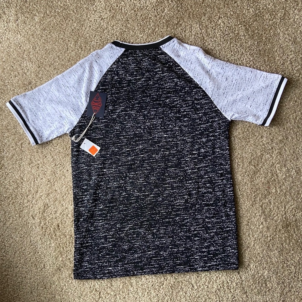 NWT Men’s/Unisex Skater Tee - Picture 2 of 6